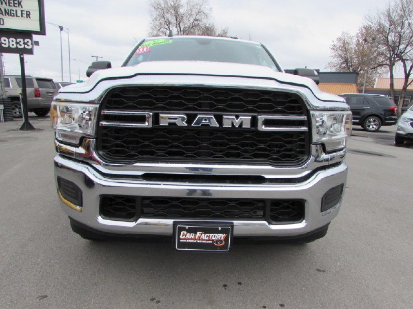 2020 White /Gray RAM 3500 Tradesman Crew Cab 4WD (3C63R3GJ0LG) with an 6.4L V8 OHV 16V engine, 8 speed automatic transmission, located at 4562 State Avenue, Billings, MT, 59101, (406) 896-9833, 45.769516, -108.526772 - 2020 RAM 3500 Tradesman Crew Cab 4WD Service Body - One owner! 6.4L Heavy Duty Hemi V8 Engine - 8 speed 8HP75-LCV Automatic Transmission - 4WD - Steel Service Body - Wyoming one owner - 72,697 miles - Inspected and serviced - Ready to head to the jobsite today! Tradesman level 2 equipment grou - Photo#5